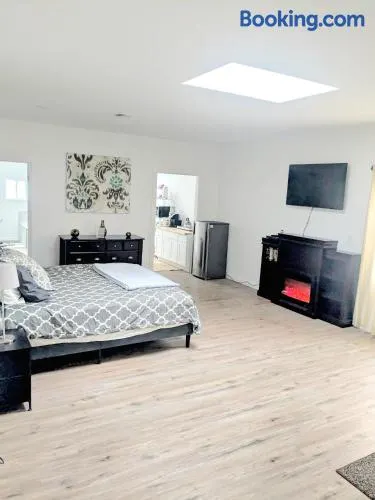 Cozy Guesthouse - Image 1