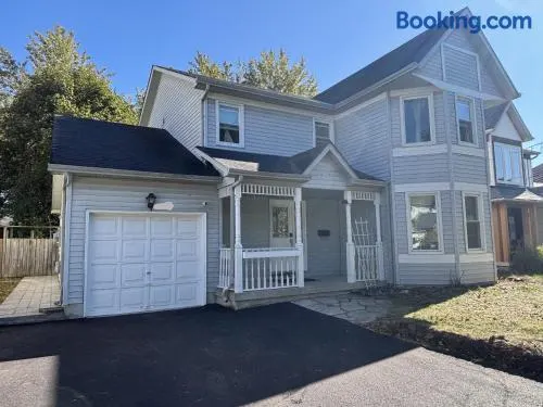 Lake Simcoe 4 Bedroom Family Home Ideal Toronto Area Retreat - Image 1