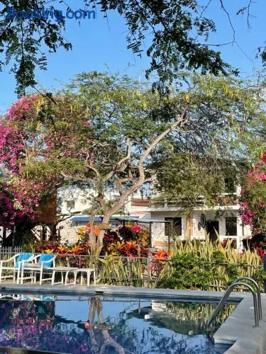 Hosteria El Jardin de Playas - Image 1