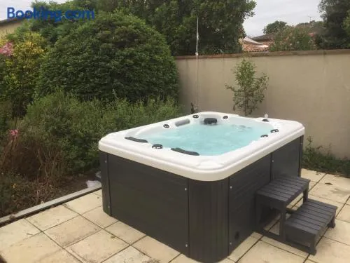 Le grand selve, jacuzzi, piscine et sauna - Image 1