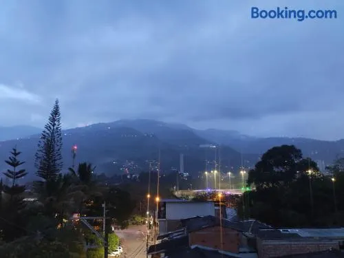 Hermoso apto con excelente vista - Image 1