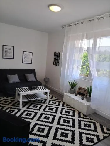 Furnished studio, 5 min Avignon, Pontet center - Image 1