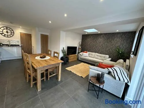 Contractor &Leisure stay.4BR all en-suite +Parking - Image 1