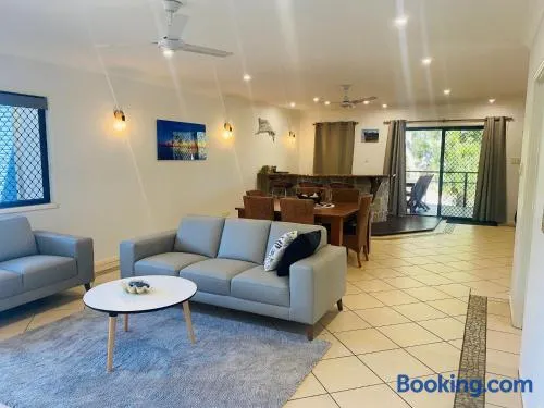 Sandys On Cypress - Rainbow Beach, pets welcome - Image 1