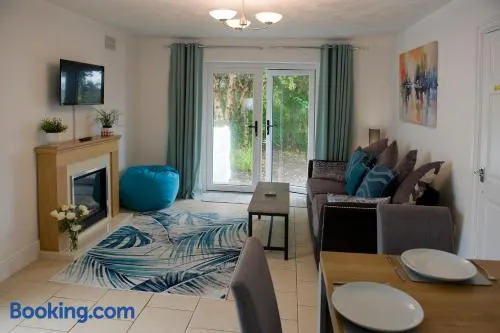 Mountain View Apartment - short drive to beaches - Image 1