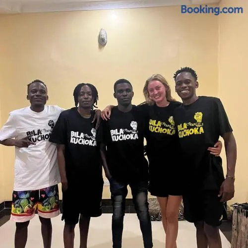 Safari Junction Backpackers Hostel Mwanza - Image 1