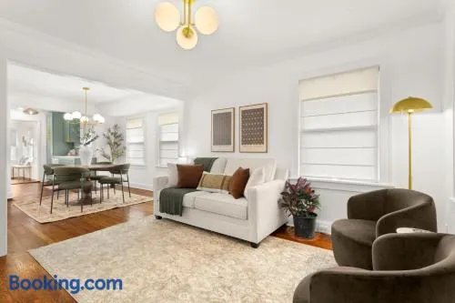 Bungalow 1023 - Image 1