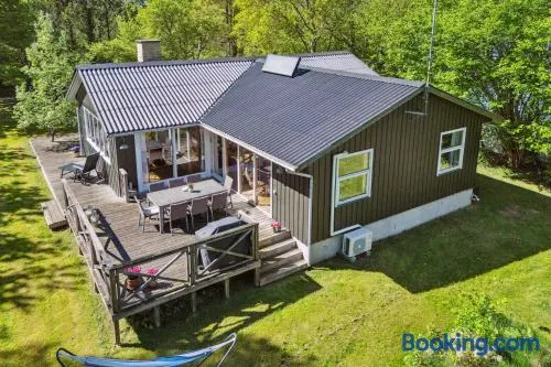 Cozy Holiday Home Near Beach And Town Life - Image 1