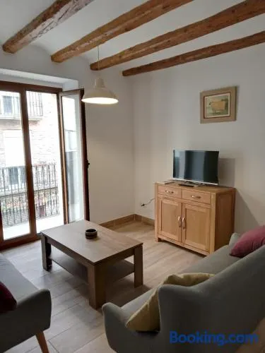 Centrally located two bedroom apartment - Image 1