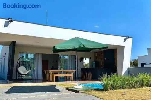 Aconchegante casa na represa. - Image 1