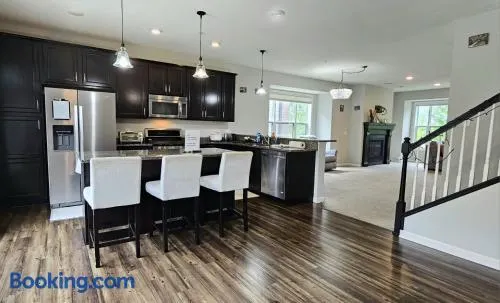 River Valley Stay - Image 1