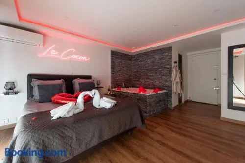 LE COCON- Jacuzzi & Sauna privés By SweetDreams - Image 1