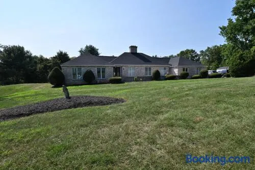 Farmhouse in Hershey - Image 1