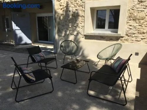Gîte lumineux et confortable dans un mas provençal - Image 1