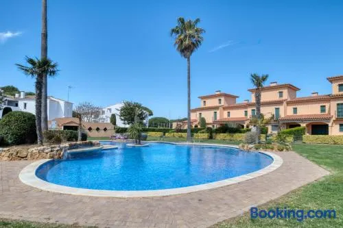 Port Pals, precioso apartamento con vista al mar y piscina - Image 1