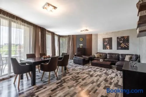 Spacious Family Apartment - Image 1