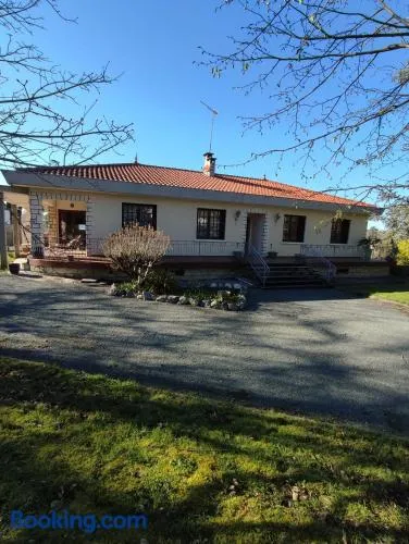 Maison 140m avec jardin arboré 1 700m - Image 1