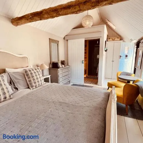The Nook at Blue Door Barns - Image 1