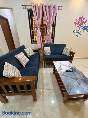 8 Bed Cool 3 bedroom kitchen WTC DLF OMR Apollo Proton OTT Wi-Fi - Image 1