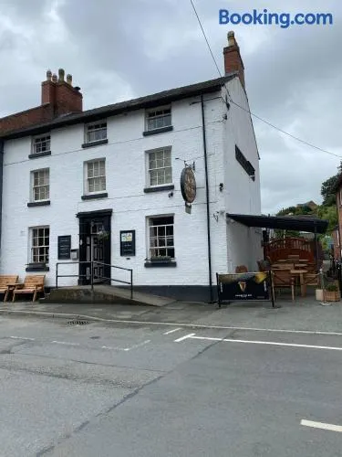 Old New Inn, Llanfyllin - Image 1