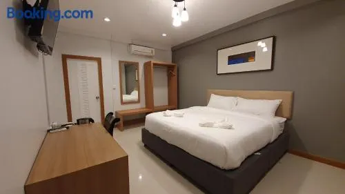 โรงแรมอินทราเพลส - Image 1