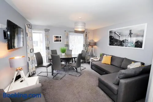 Harbour View City Centre Apartment - Image 1