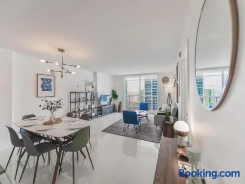 Beautiful Apartment in the Heart of Brickell - Image 1