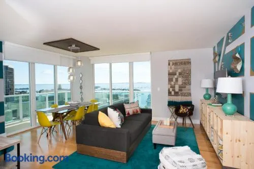 Coconut Grove Gorgeous Bay View 1 bedroom Condo Includes Parking - Image 1