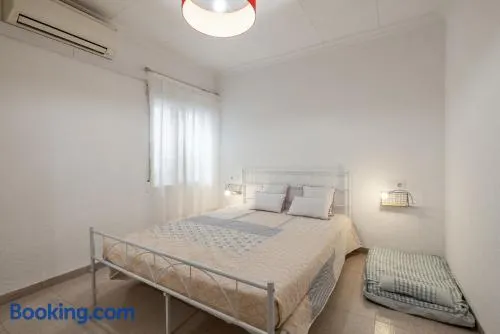Appartement de vacances entièrement équipé avec internet haut débit | Vue ville | Avec animaux bienvenus - Image 1