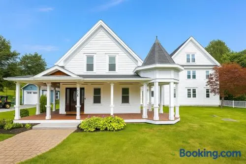 Modern Luxurious Home - Image 1