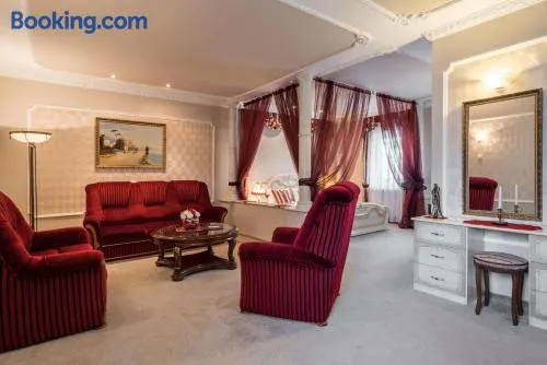 Hotel Bíbic és Tüskevár Étterem és Horgásztó - Image 1