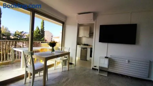 Studio moderne au calme proche vieil Antibes et mer - Image 1