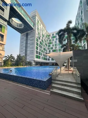 Republic Plaza Airpot Tân Sơn Nhất view sân bay - Image 1