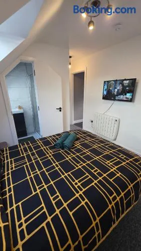 Lodge Causeway studio flat in Fishponds Bristol - Image 1