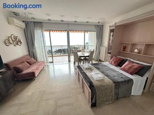 Maison Blanc - Image 1