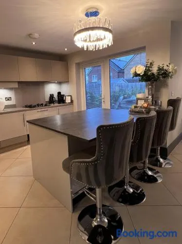 DH1 Durham Large 4 bed modern luxurious house - Image 1