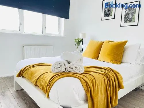 Sleeps 5, tranquil retreat near Peterborough town - Image 1