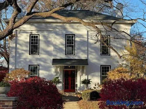 909 & Vine Photo Worthy Home With Pool - Image 1