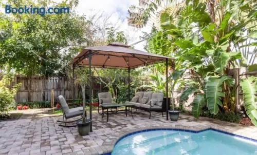 Fort Lauderdale guest house - Image 1