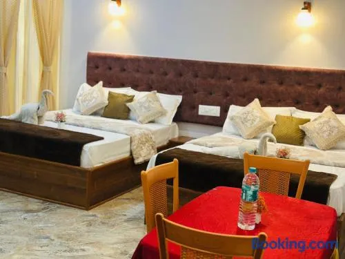 The Royal Palace & KGN Rooms & Restaurants - Image 1