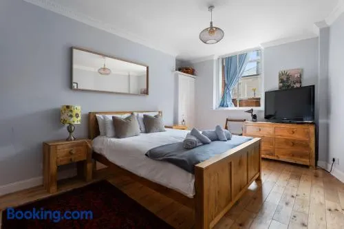 Portobello Charming Seaside 3-BR Holiday Apartment - Image 1
