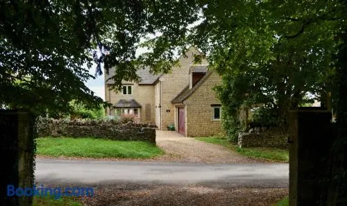 Two Hoots Bed and Breakfast - Image 1