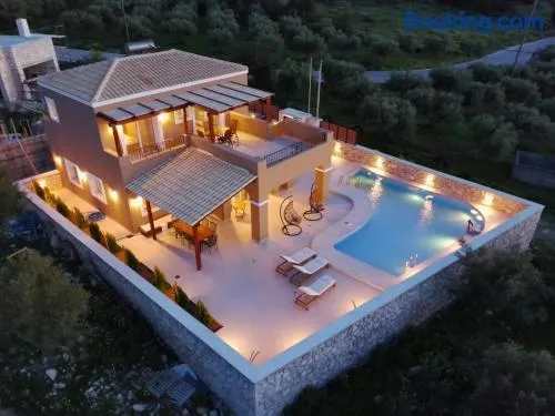 Elegant villa with sea view in Crete - Image 1