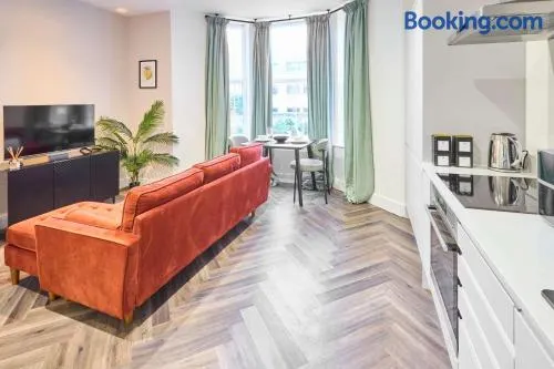 Host & Stay - Upton House - Image 1