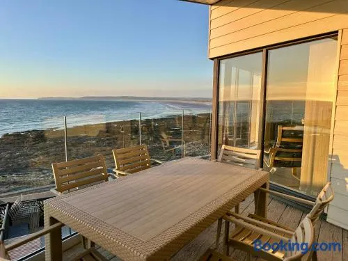 Stylish 3-Bed Seaview Retreat with Balcony - Steps from the Beach - Westward Ho! - Image 1