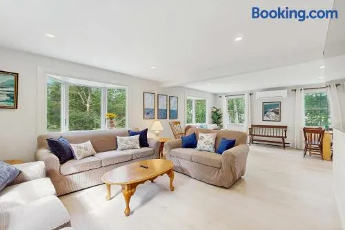 West Falmouth Family Retreat Near Chapoquoit Beach - Image 1