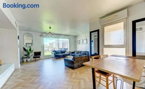 Duplex 120m ,50m terrasse proche centre et mer - Image 1