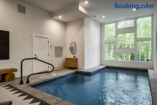 Legend - Cabin for 22 with Pool & Sports Simulator - Image 1