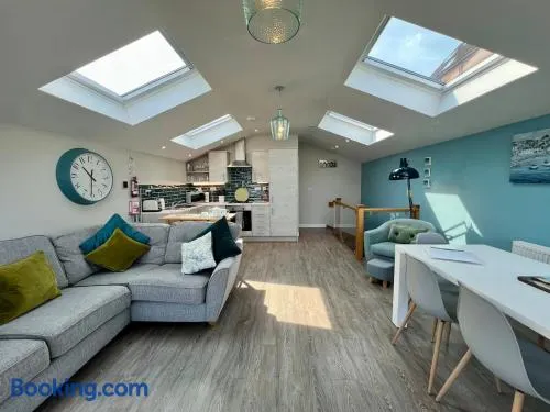 Pet-Friendly 3-Bed Home with Balcony - Walk to Beach & Golf - Image 1