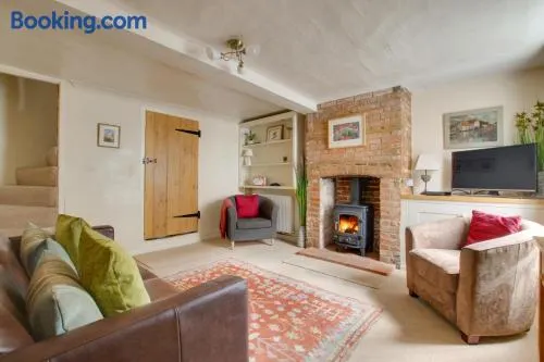 Wren Cottage - Two Bedroom House, Sleeps 4 - Image 1